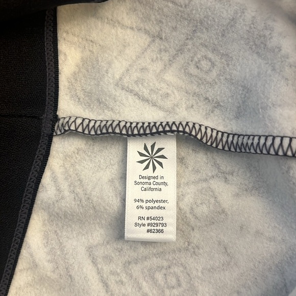 Athleta Fun Print Skirt W/Inner Pocket, Sz. M. - Picture 8 of 10